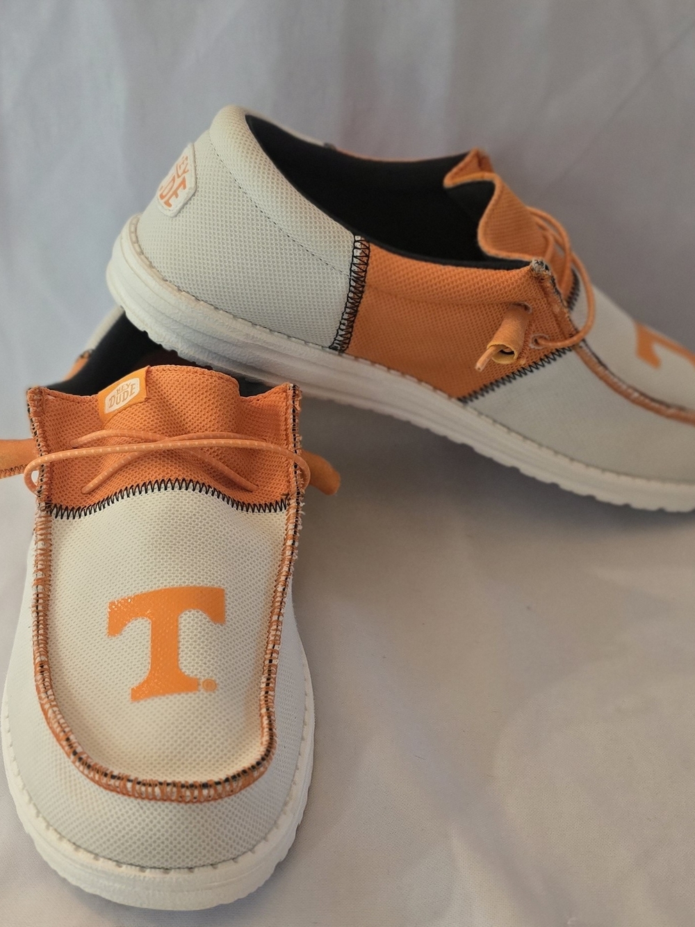 Hey Dude Wally Tri Tennessee Volunteers – Men’s Size 11
Awesome pair of Tennesse